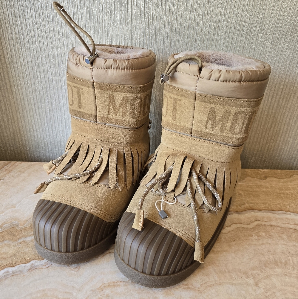 Moncler x Moon Boot Palm Angels Snow Boot 8 Moncler Palm Angels Tan Snow Boots - Picture 15 of 17